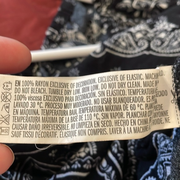 Forever 21 Bohemian Black & White Crop Top Size 2X - Picture 10 of 10